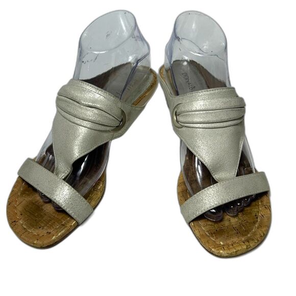 Donald Pliner Dionne Champagne Gold Metallic Leather Toe-Post Wedge Sandals Sz 8 - Picture 3 of 15